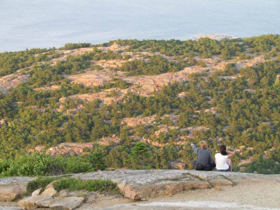Delicioso fim de tarde no alto da Cadillac Mountain, no Acadia National Park, no Maine - Estados Unidos